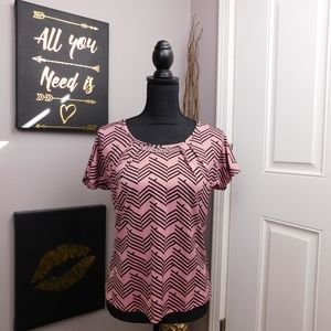 🌻 Notations Pink & Black Semi Chevron Print Shirt